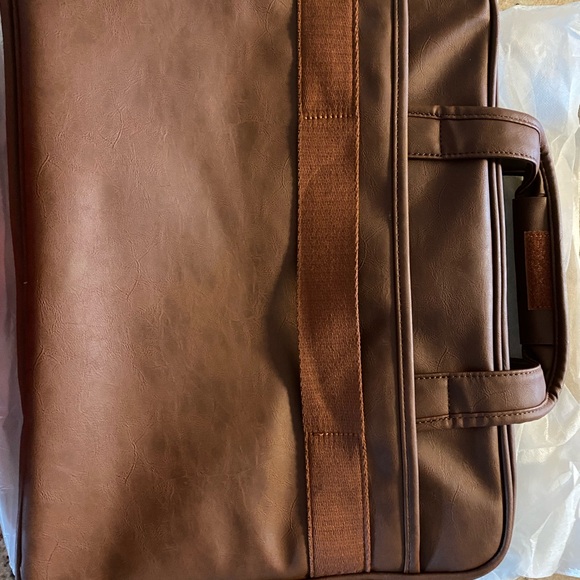 COPY - Seyfocnia Mens Laptop Bag,17.3 Inch PU Leather Messenger Bag Water Resis… - Picture 9 of 10